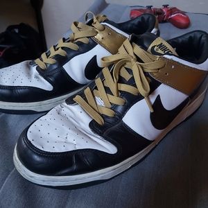 Nike size 12 men shoes white black gold